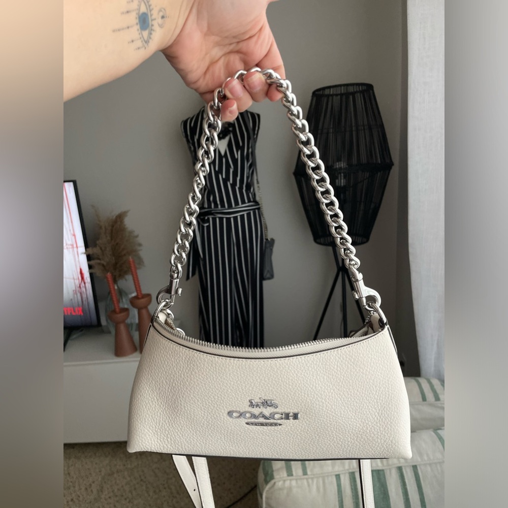 Coach Charlotte shoulder bag -viral